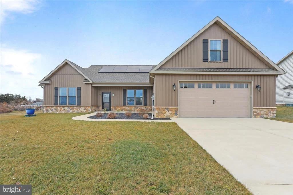 Photo of 41 SMITH CIRCLE