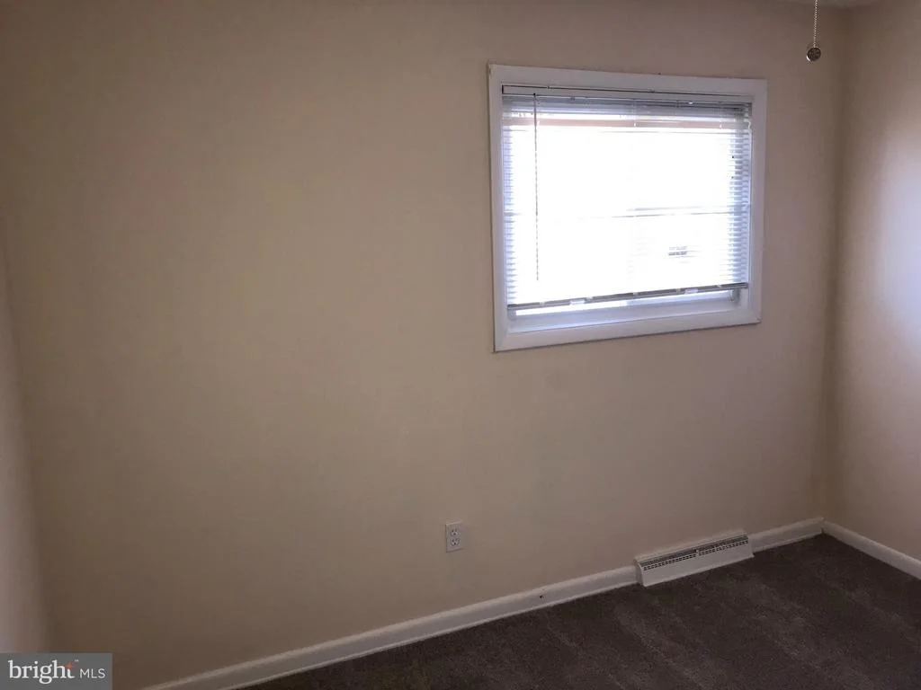 Photo of 6200 AUTH ROAD