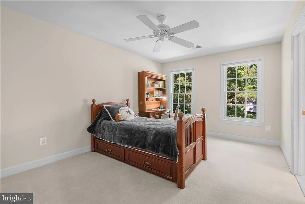 Photo of 6807 MEADOW LANE