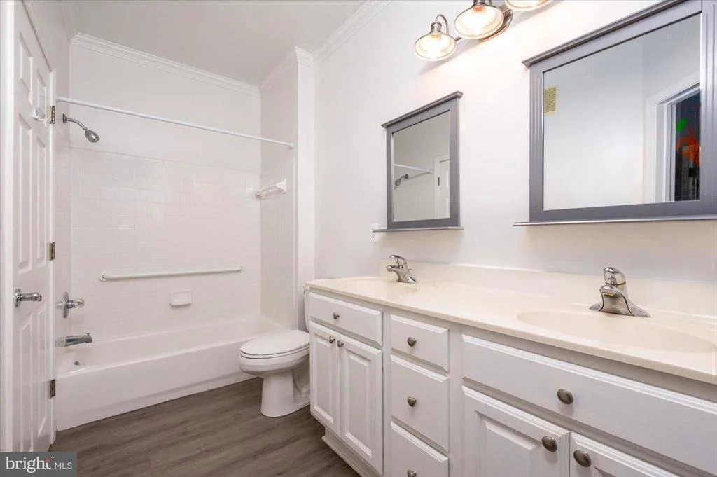 Photo of Unit 921 at 921 SPINNAKER WAY