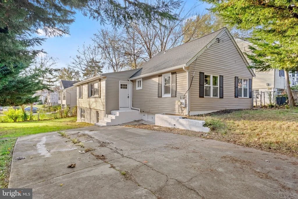 Photo of 500 GOLDLEAF AVENUE