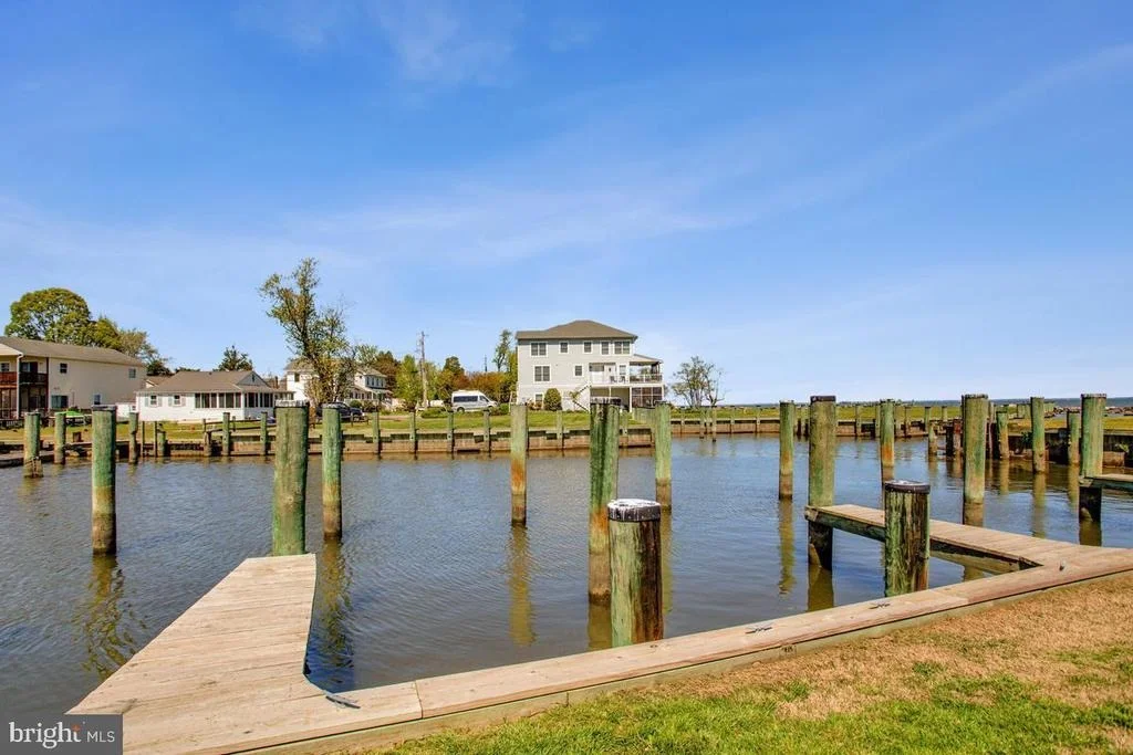 Photo of 4912 MARINERS DRIVE