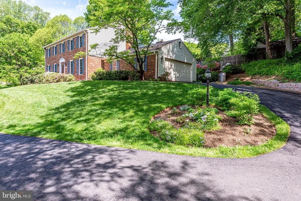 Photo of 5815 BENT TWIG ROAD