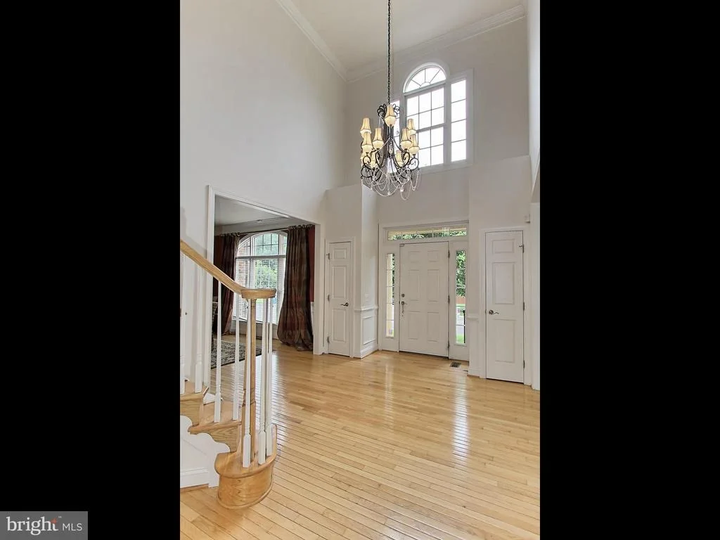 Photo of 2727 ROBALEED WAY