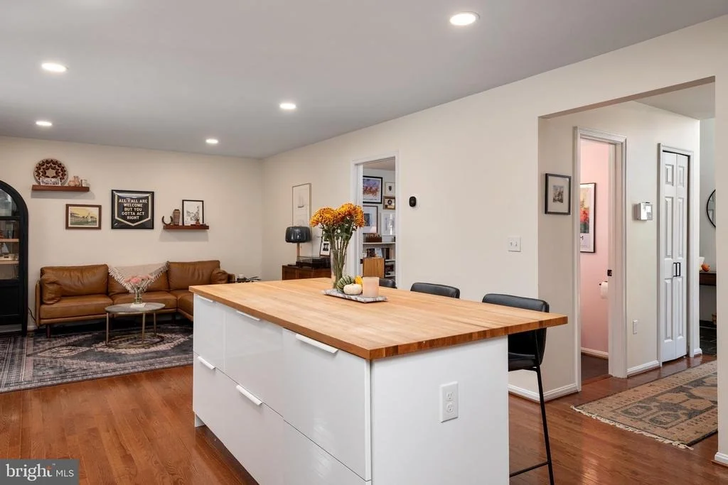 Photo of 237 CHATHAM LANE