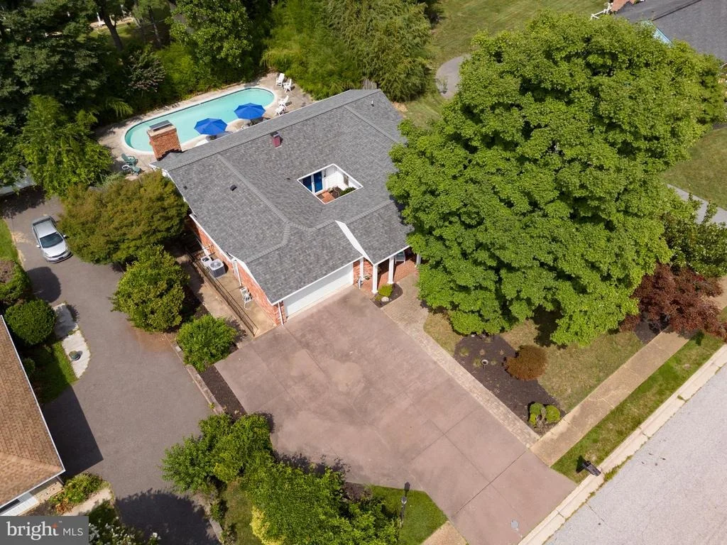 Photo of 2104 CEDAR CIRCLE DRIVE