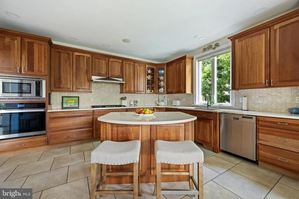 Photo of 123 WEST SIDE DRIVE