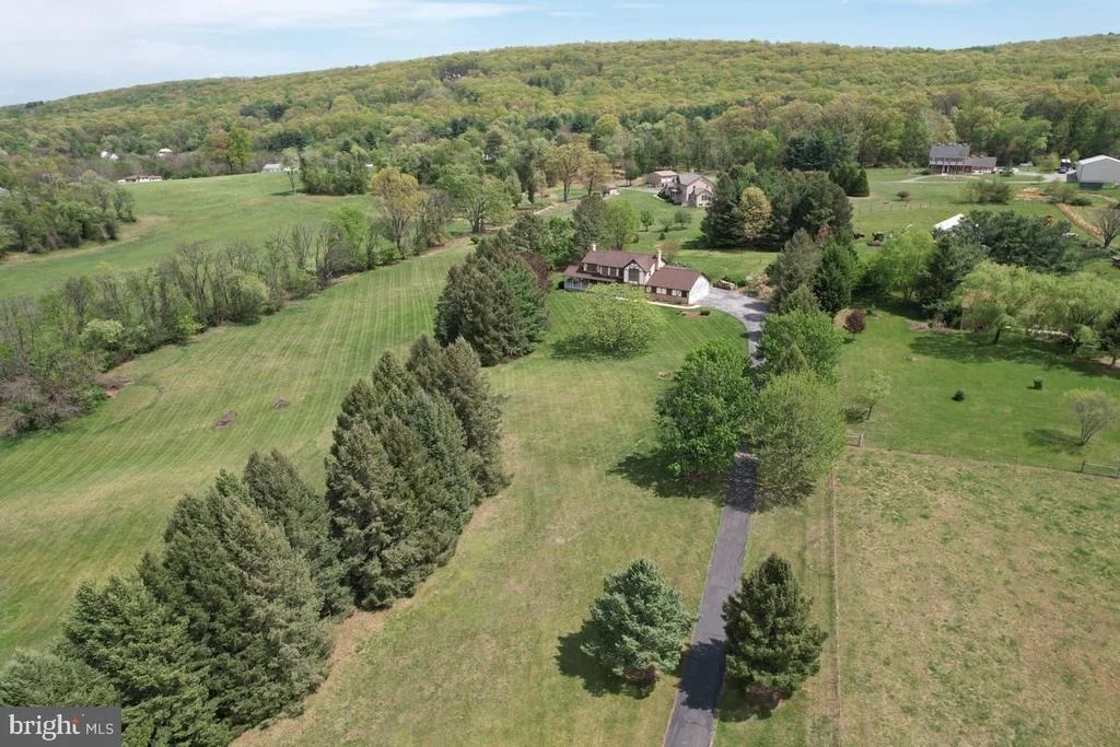 Photo of 8001 MAPLEVILLE ROAD