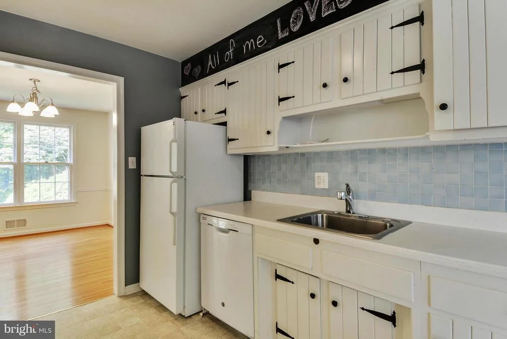 Photo of 525 WHITINGHAM DRIVE