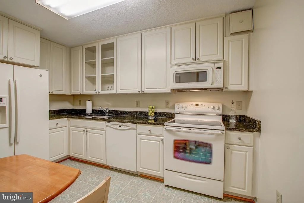 Photo of Unit 1908 at 15101 INTERLACHEN DRIVE
