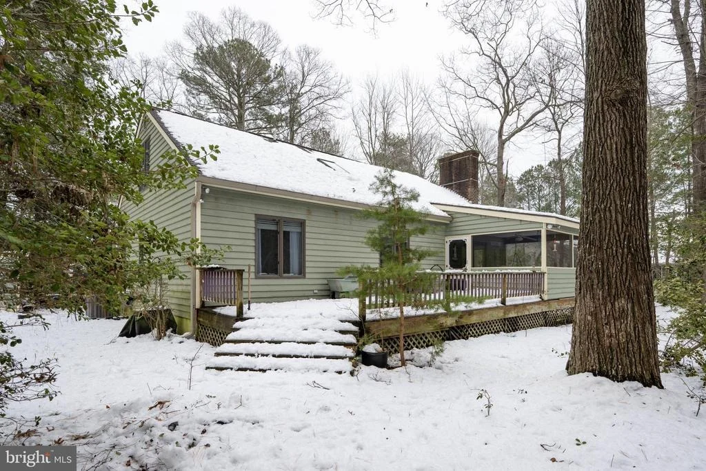 Photo of 23735 WOODS DRIVE