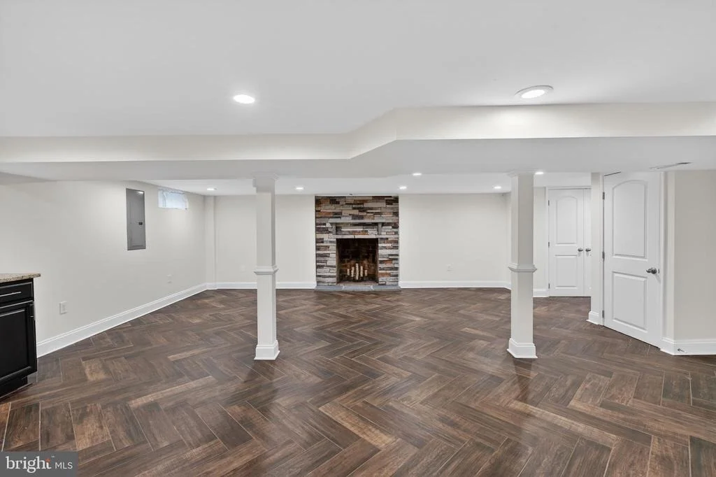Photo of 620 DOUGLAS STREET