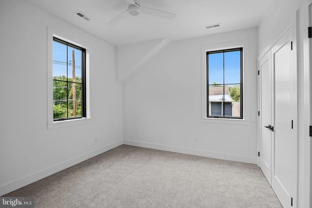 Photo of 8 CHAPEL AVE