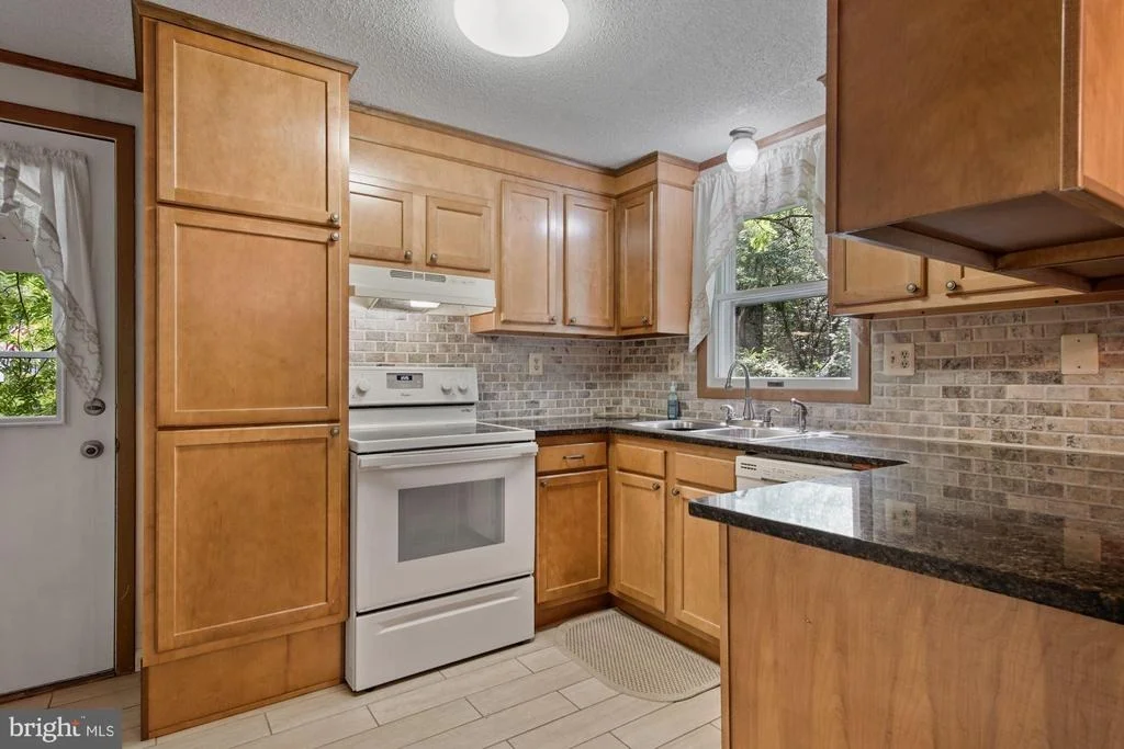 Photo of 1437 HARDING LANE