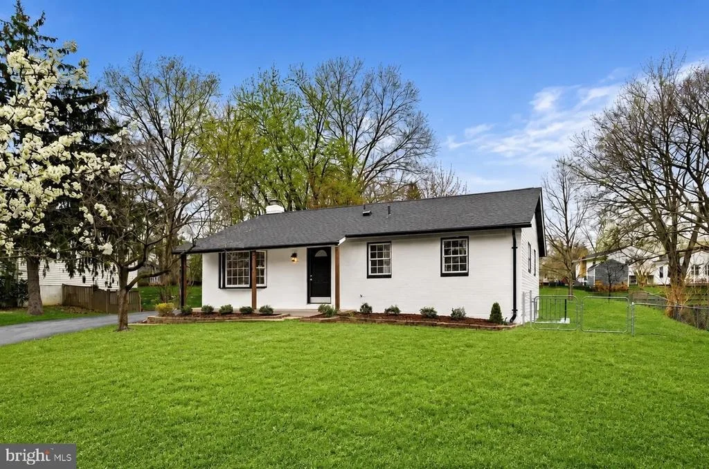 Photo of 24320 LOG HOUSE ROAD