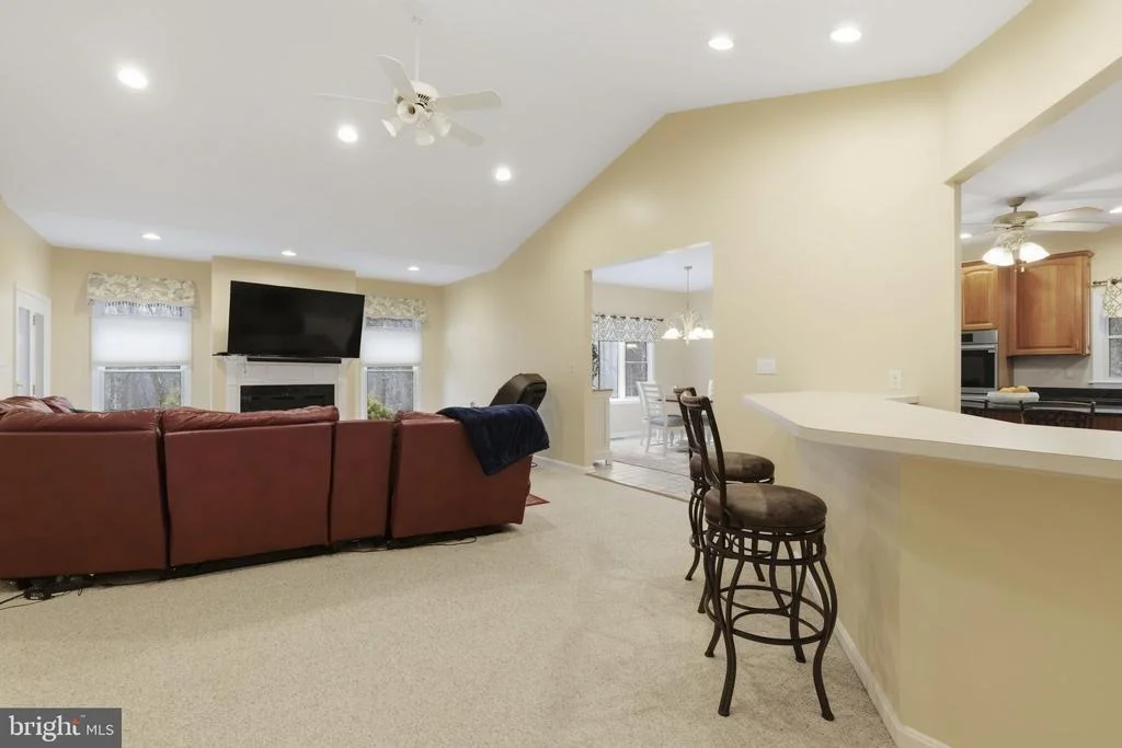 Photo of 922 SIDEHILL DRIVE