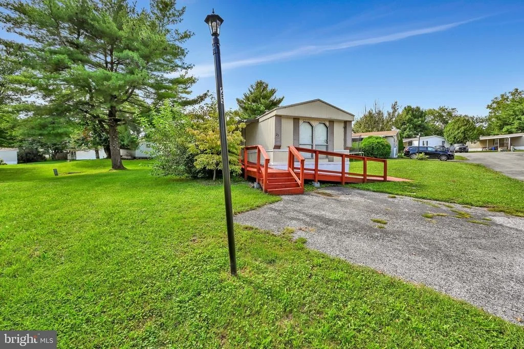 Photo of 25 WILLOW TREE LANE
