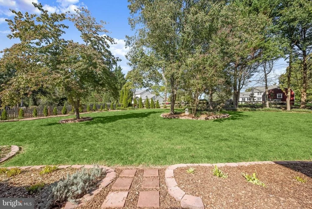 Photo of 1672 THRASHER DRIVE