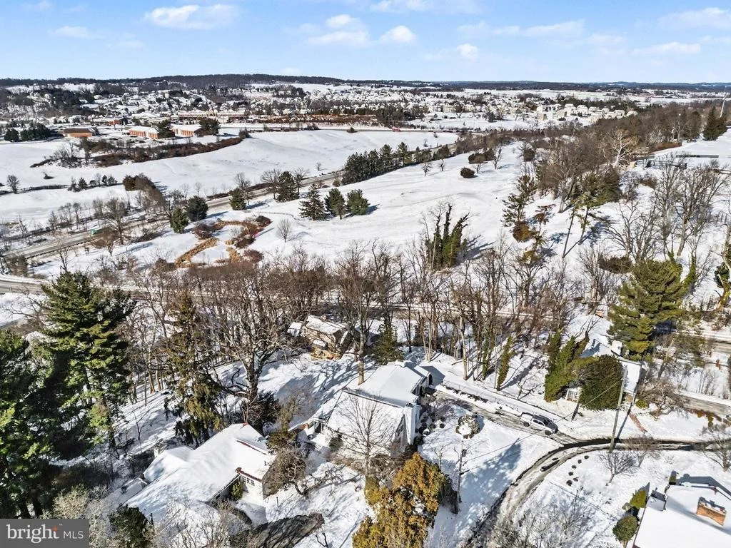 Photo of 3 MARBETH HILL