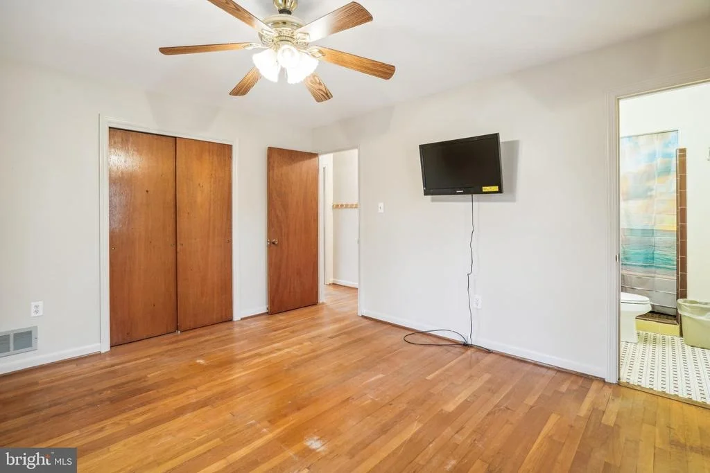 Photo of 5906 PARKWAY DRIVE