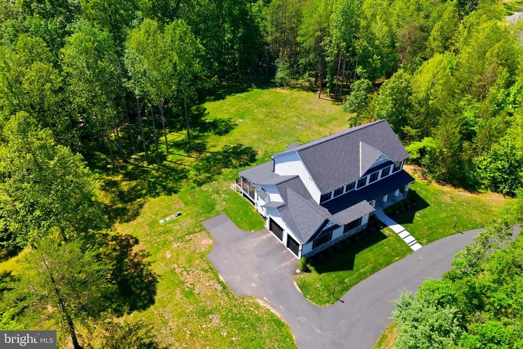 Photo of 301 KINGDOM DRIVE