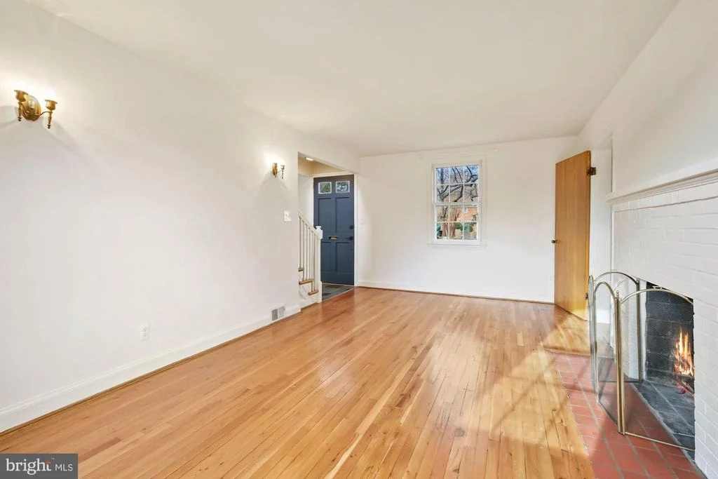 Photo of 10011 MARKHAM STREET