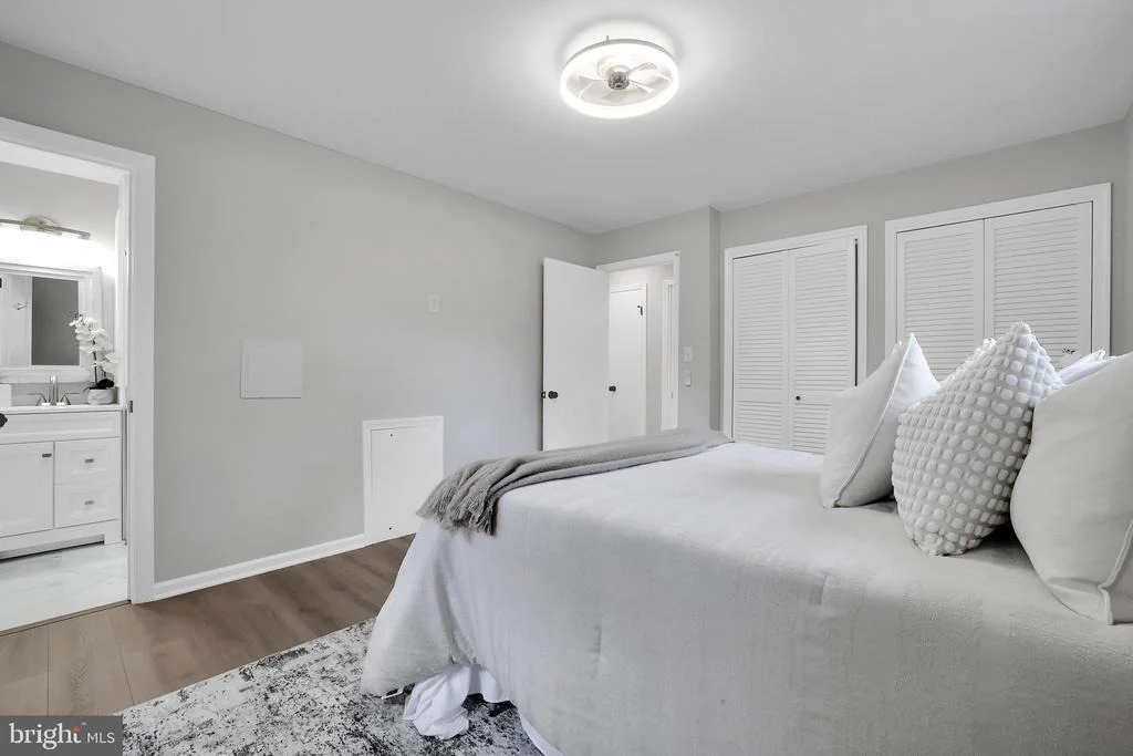 Photo of 833 LOXFORD TERRACE