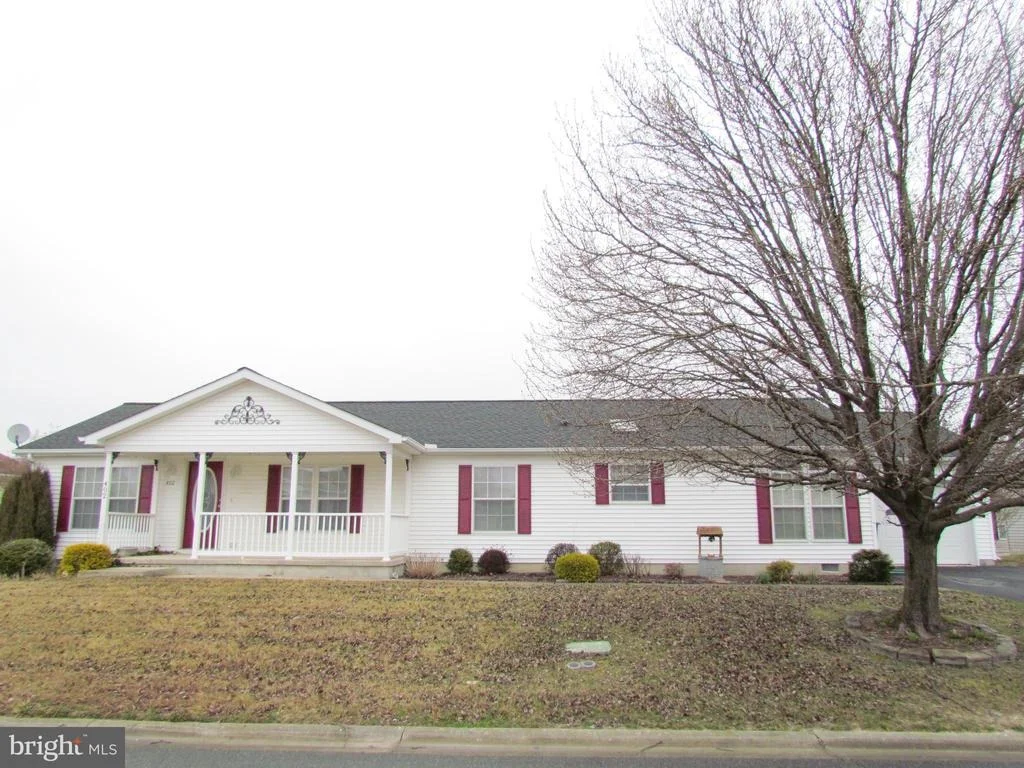 Photo of 402 MOORE PLACE