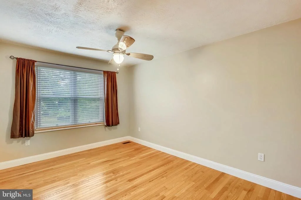 Photo of 15209 DONNA DRIVE