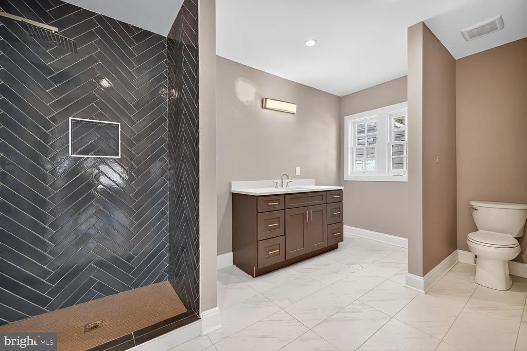 Photo of 401 LINDEN AVENUE