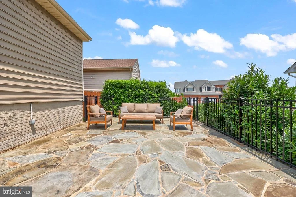 Photo of 43245 BARNSTEAD DRIVE