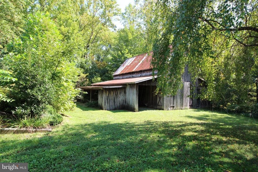 Photo of 220 LEITCH ROAD
