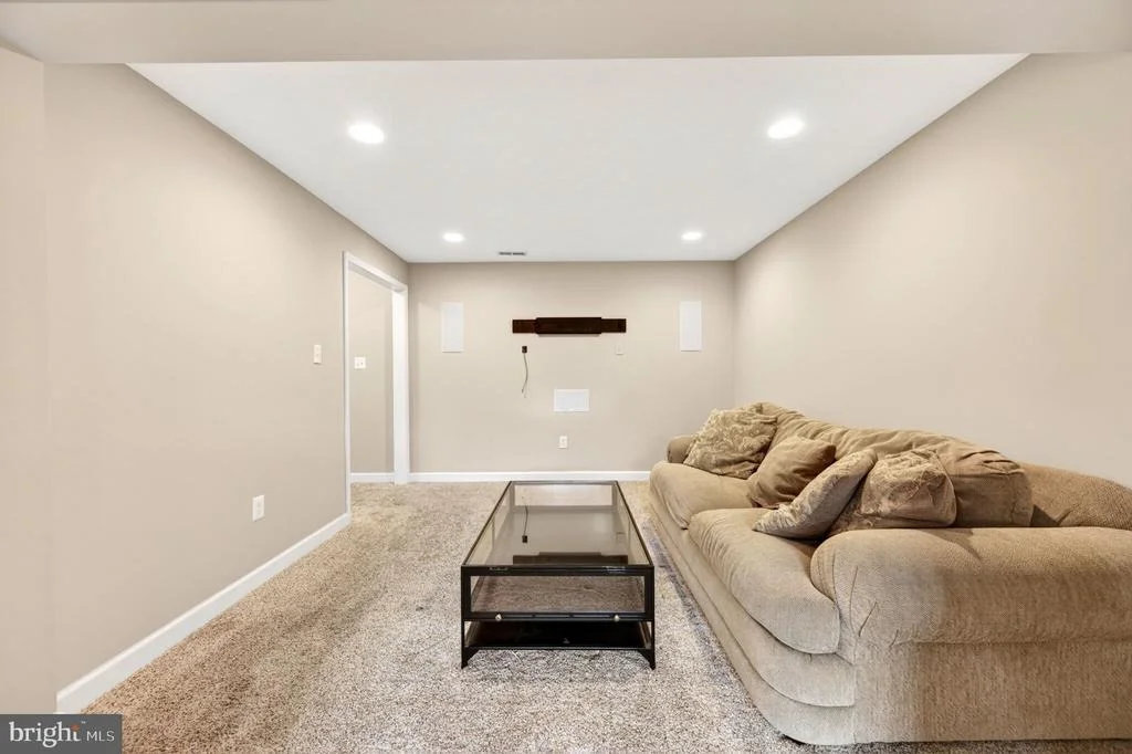 Photo of 8 N POINTE TERRACE