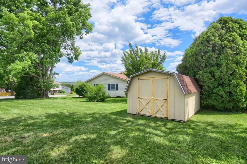 Photo of 27 COLONIAL DRIVE