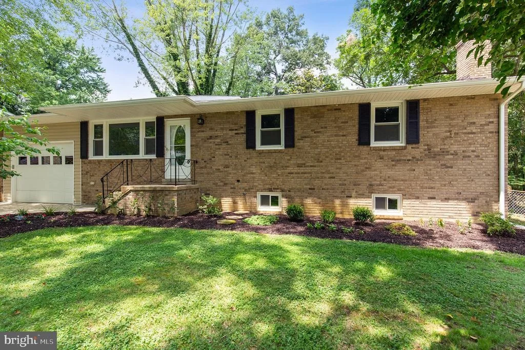 Photo of 12403 LYTTON AVENUE