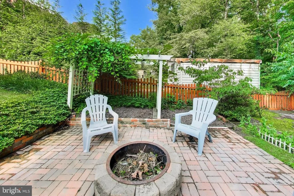 Photo of 8825 STARK ROAD