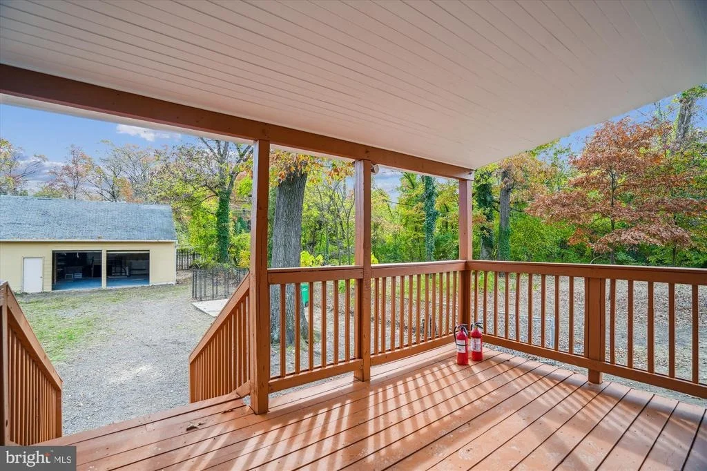 Photo of 9121 LANHAM SEVERN ROAD