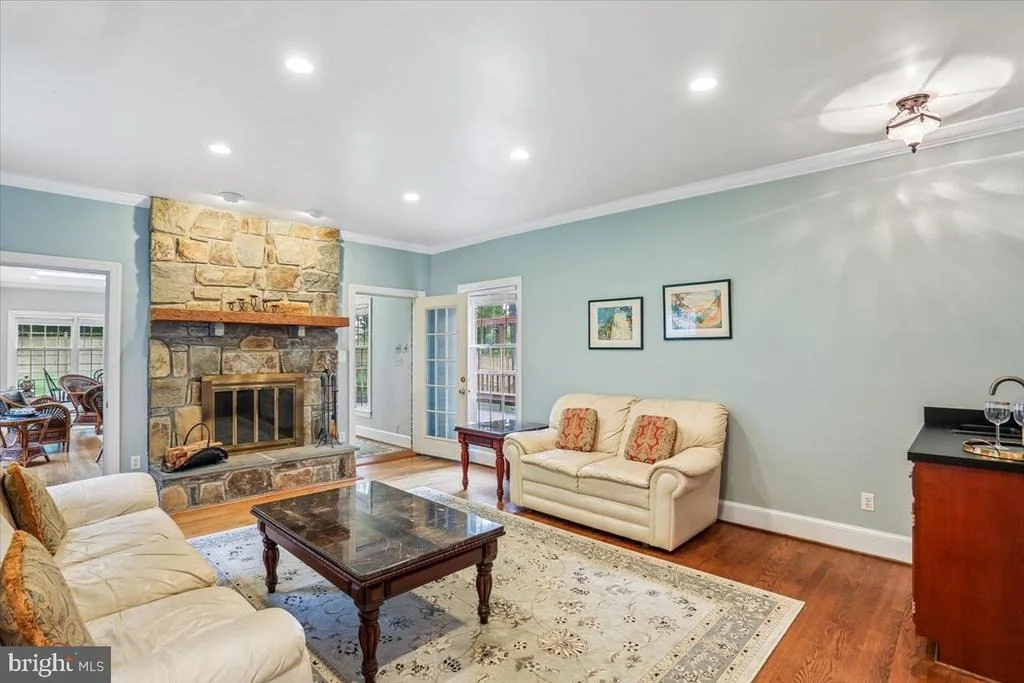 Photo of 899 LINGANORE DRIVE