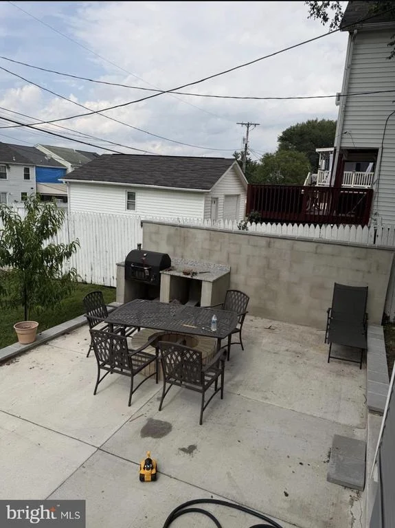 Photo of 2420 HURON STREET