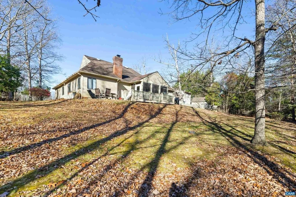 Photo of 465 HIDDEN RIDGE RD