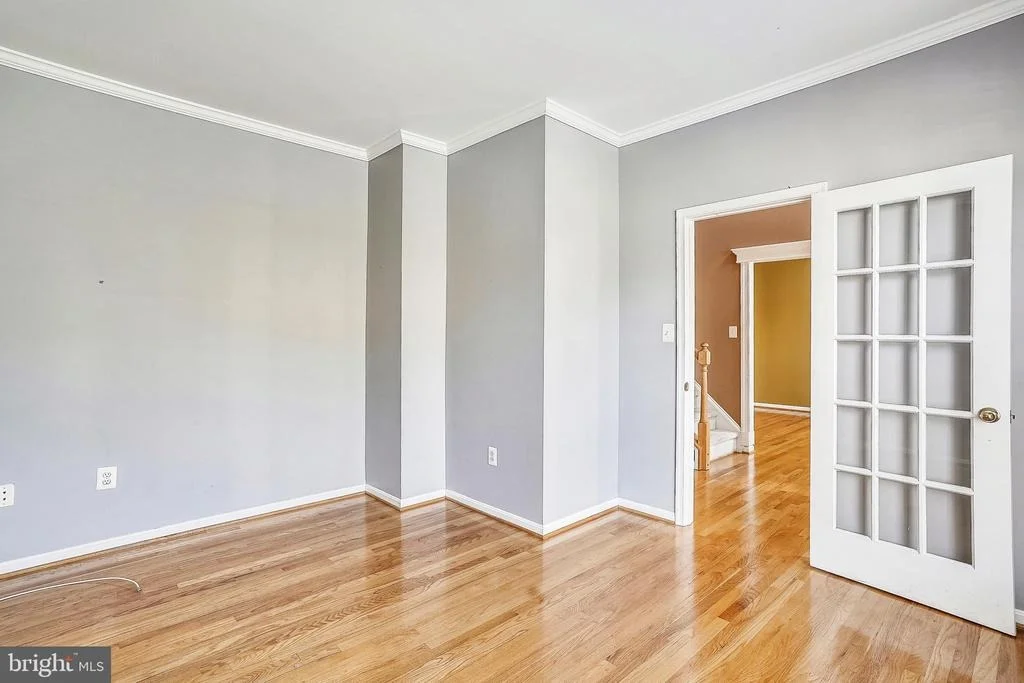 Photo of 2240 W GREENLEAF DRIVE
