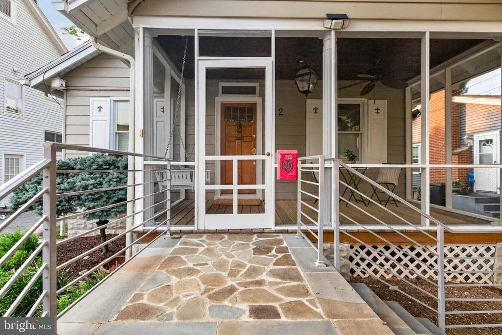 Photo of 122 SMITH AVENUE