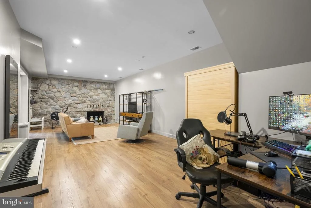 Photo of 8025 RIVERSIDE DRIVE
