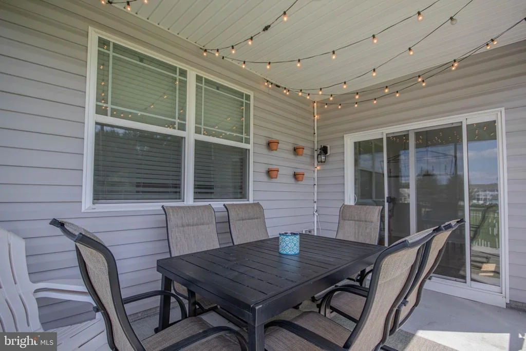 Photo of 406 TWIN CREEKS DRIVE