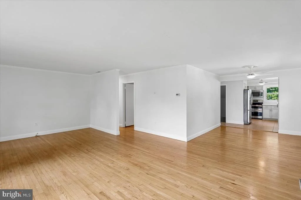 Photo of 833 MEADOW ROAD