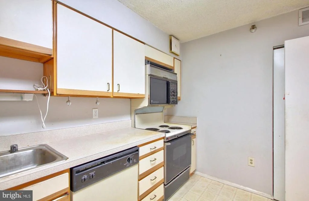Photo of Unit 2621 at 15107 INTERLACHEN DRIVE