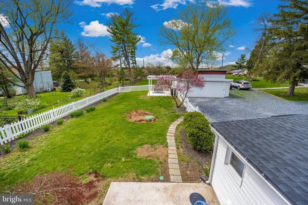 Photo of 3704 BUCKEYSTOWN PIKE
