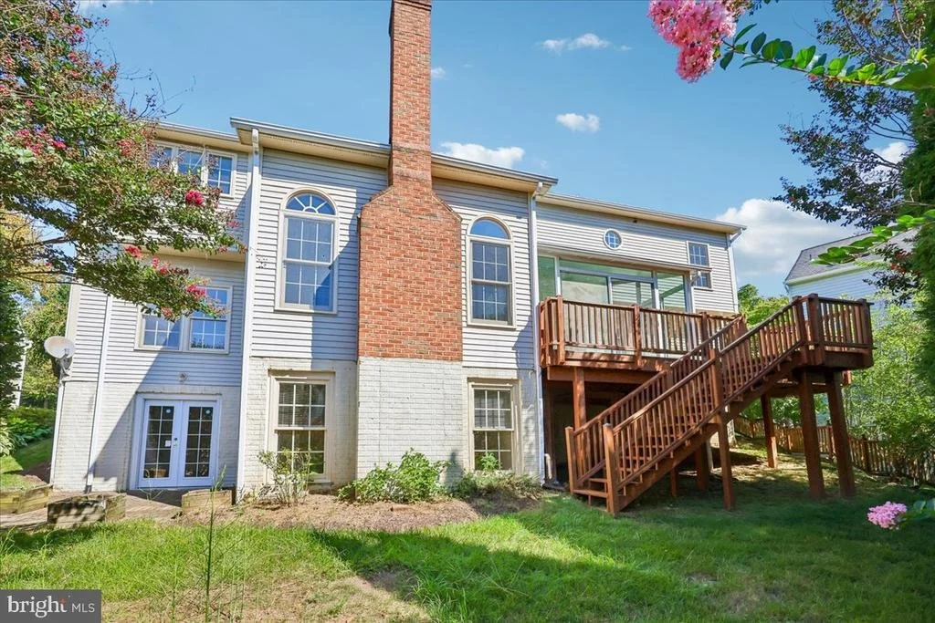 Photo of 21400 MANOR VIEW CIRCLE
