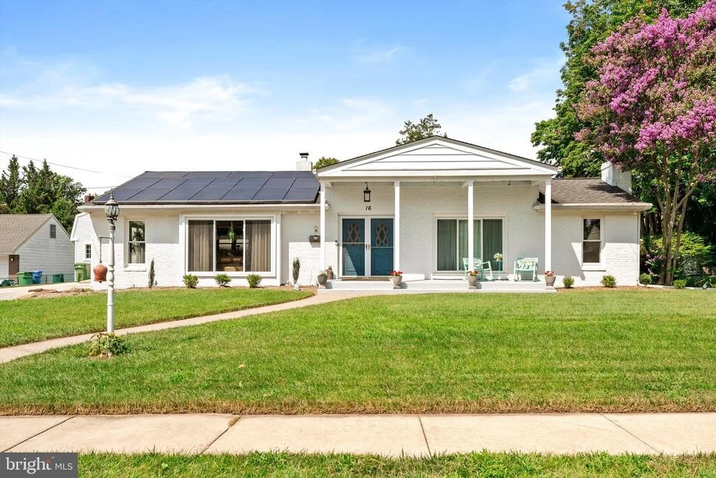 Photo of 16 SAINT MARTINS ROAD