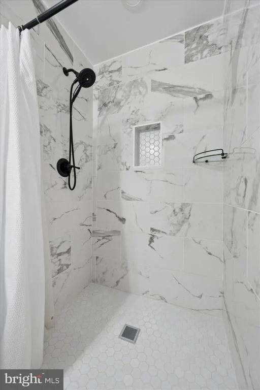 Photo of 7052 LINGANORE ROAD